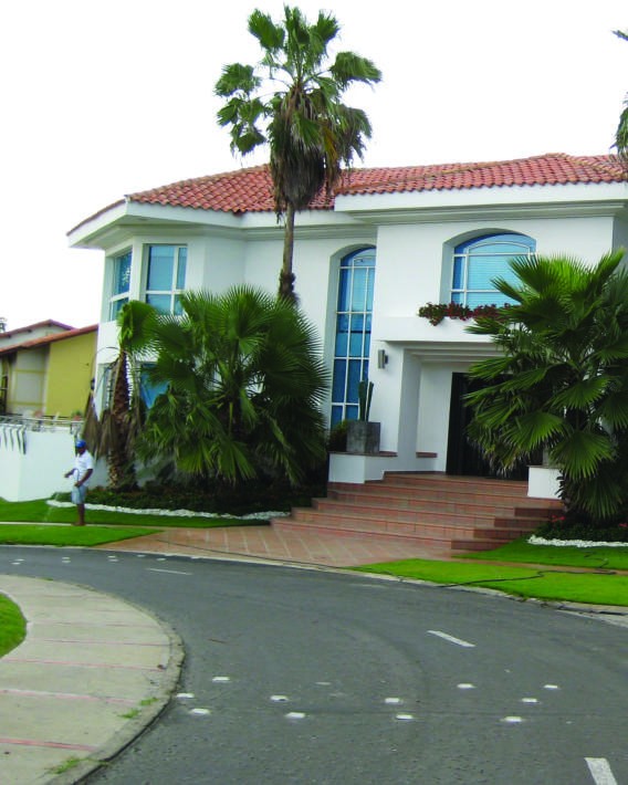 Casa Mauricio Correa